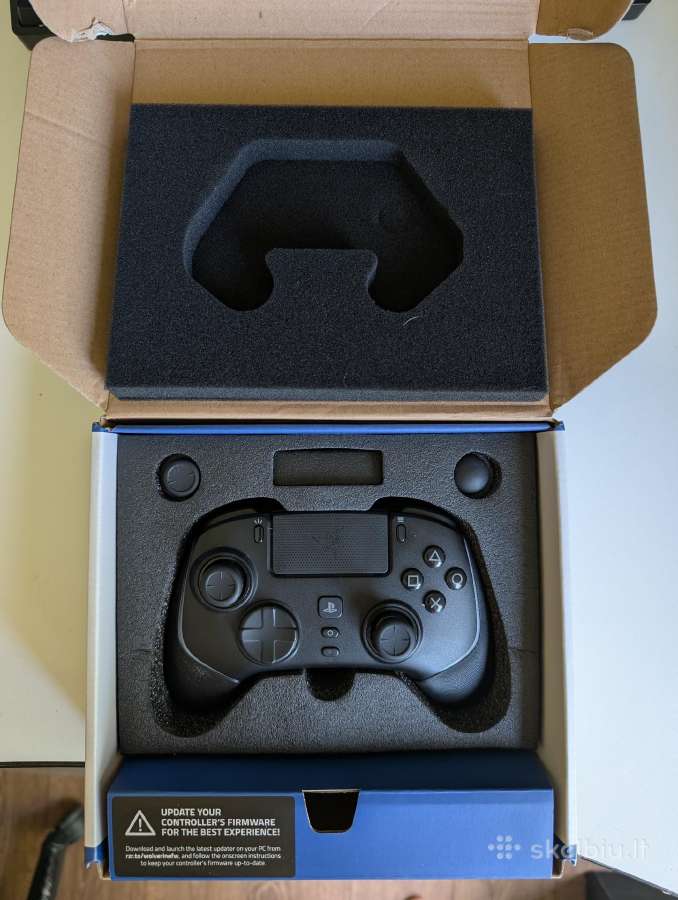 Razer Wolverine v2 Pro