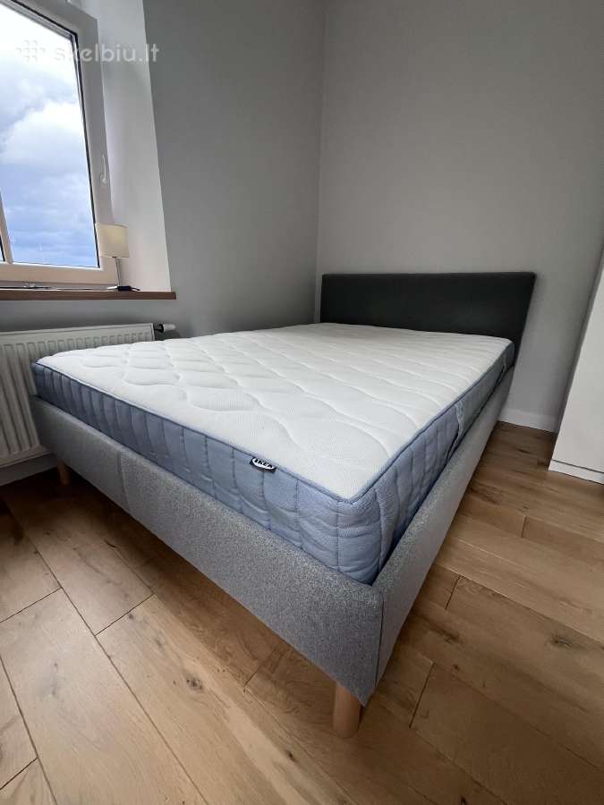 Ikea lova su spyruokliniu čiužinius