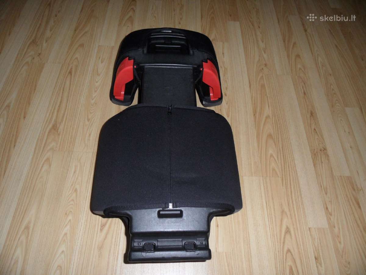 Automobilyje sedima vaikiska kedute 35e - nuotraukos Nr. 3