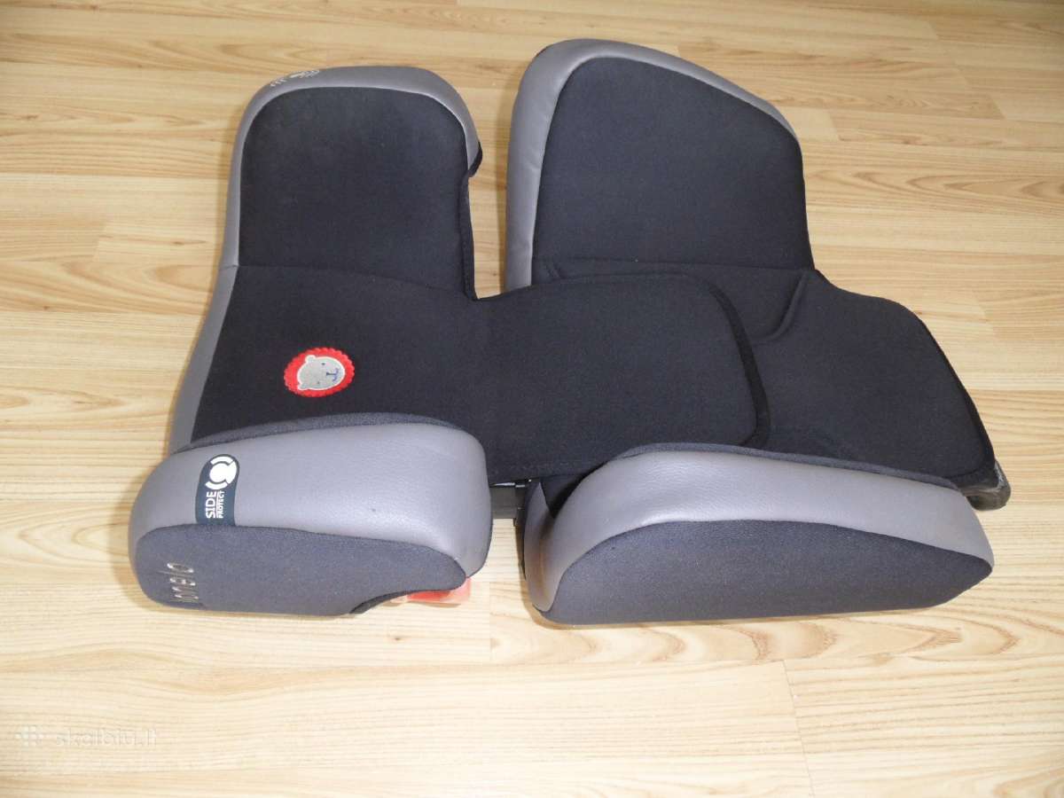 Automobilyje sedima vaikiska kedute 35e - nuotraukos Nr. 4