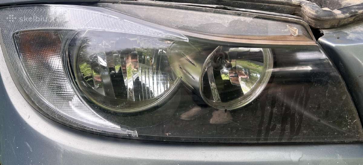Parduodu Bmw E91 priekines halogenines lempas