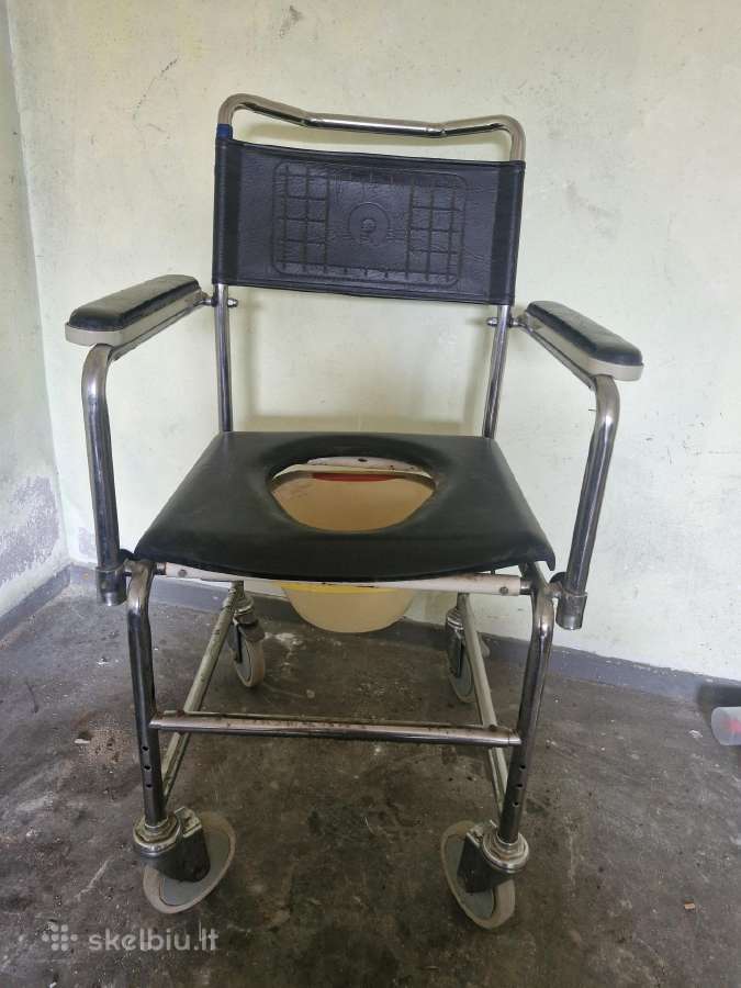 Dovanoju neįgaliojo kėdę tualetą