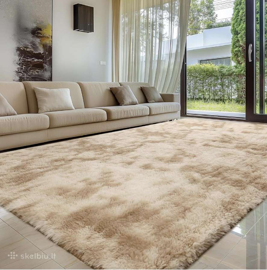 Švelnus kailinis beige kilimas 275x370