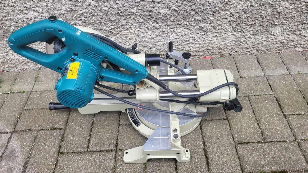 Medžio pjovimo staklės Makita Ls 0714