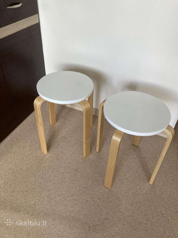 Dvi Ikea Frosta taburetės