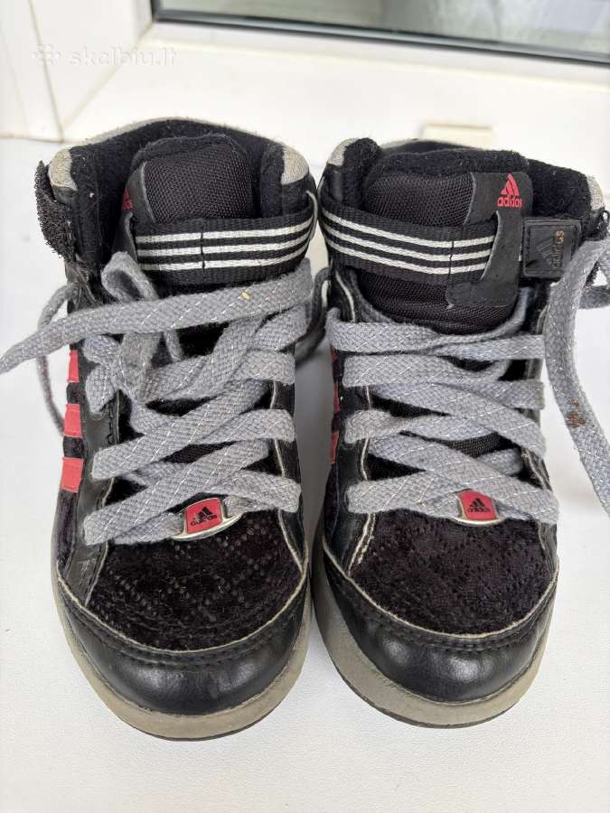 Dovanoju vaikiškus batus ( Adidas ir Clarks)