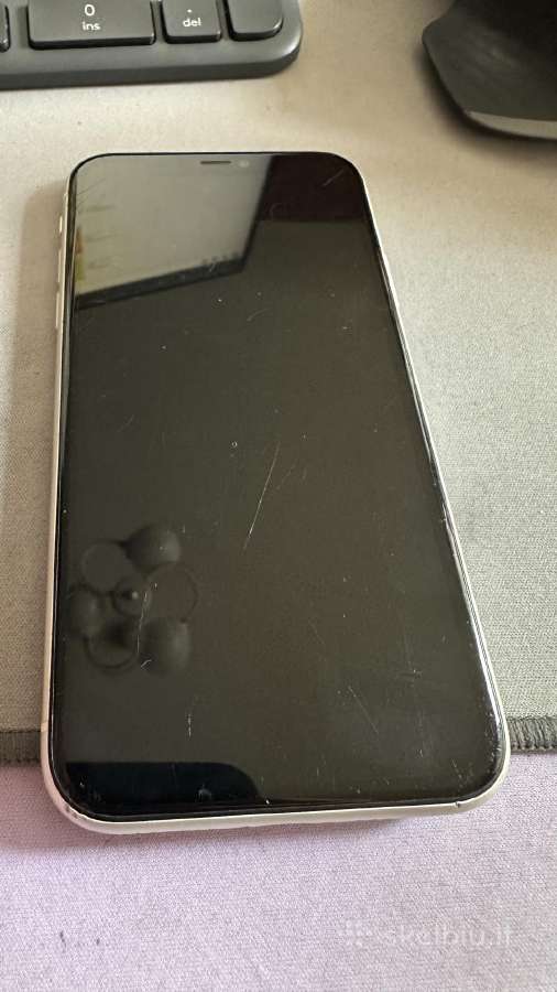 iPhone 11 64 GB White.