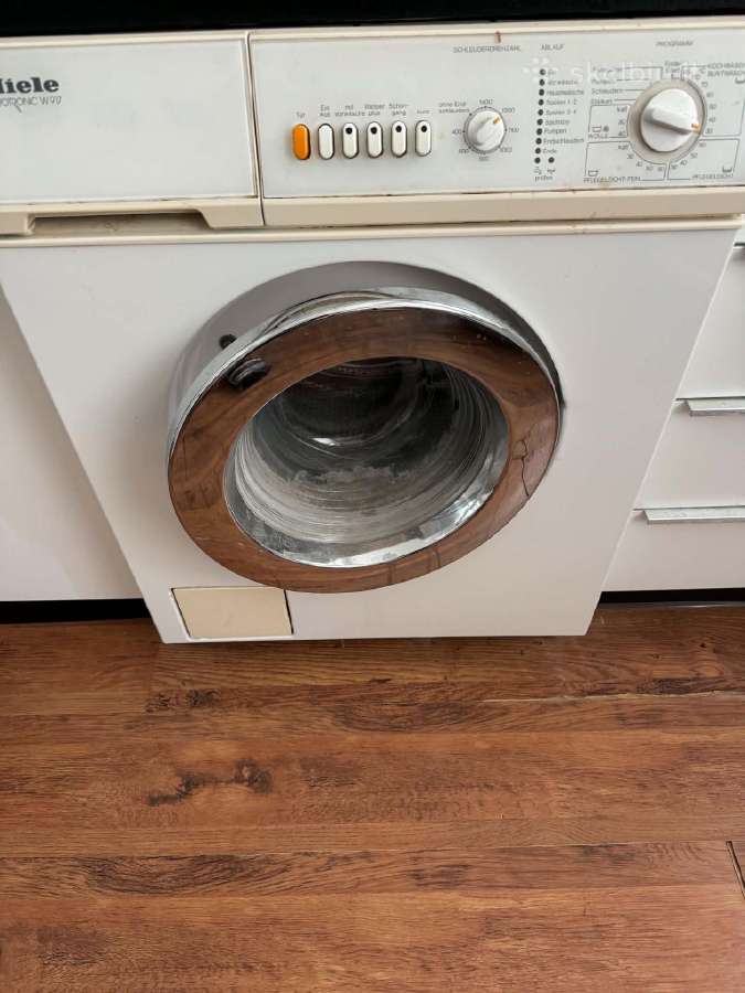 Parduodama patikima ir gerai veikianti Miele Novot