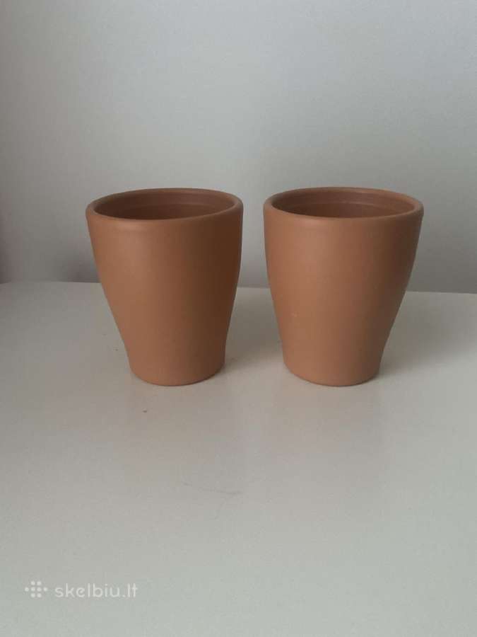 2 vazoneliai 6 cm