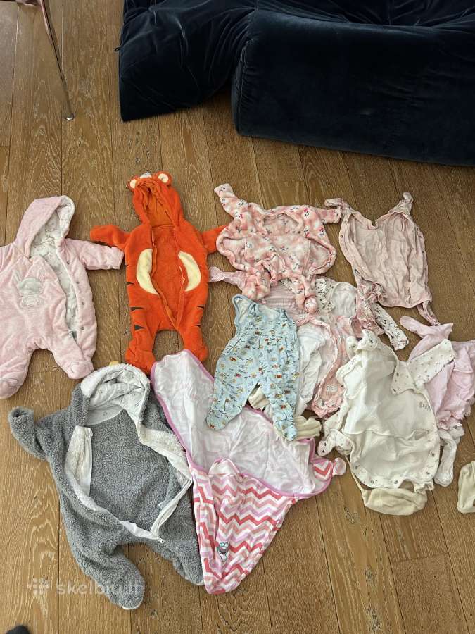 Dovanoju kūdikio drabužėlius (šliaužtinukus, kita)