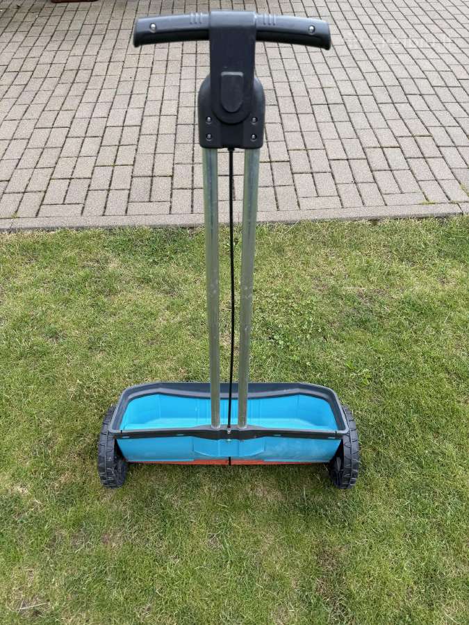 Trąšų barstytuvas Gardena Comfort 500