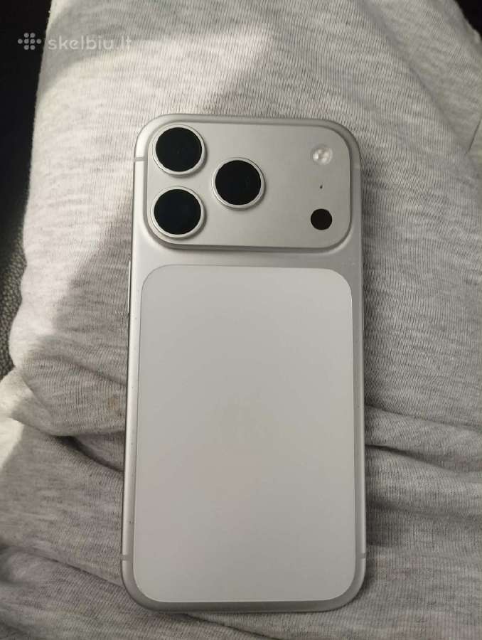 iPhone 17 pro 256gb 100% baterija