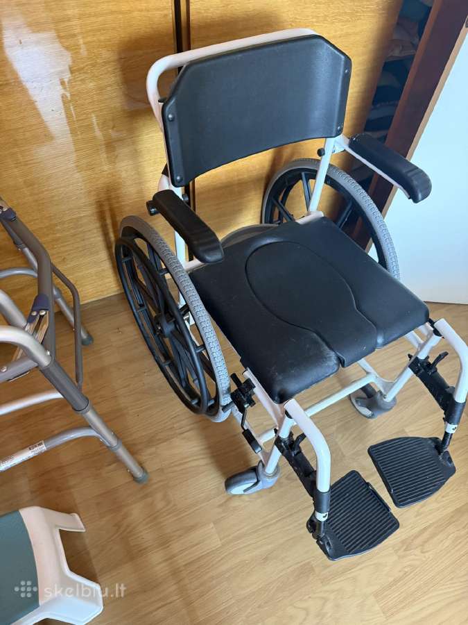 Neįgaliojo vežimėlis su integruotu tualeto funkcio - nuotraukos Nr. 4