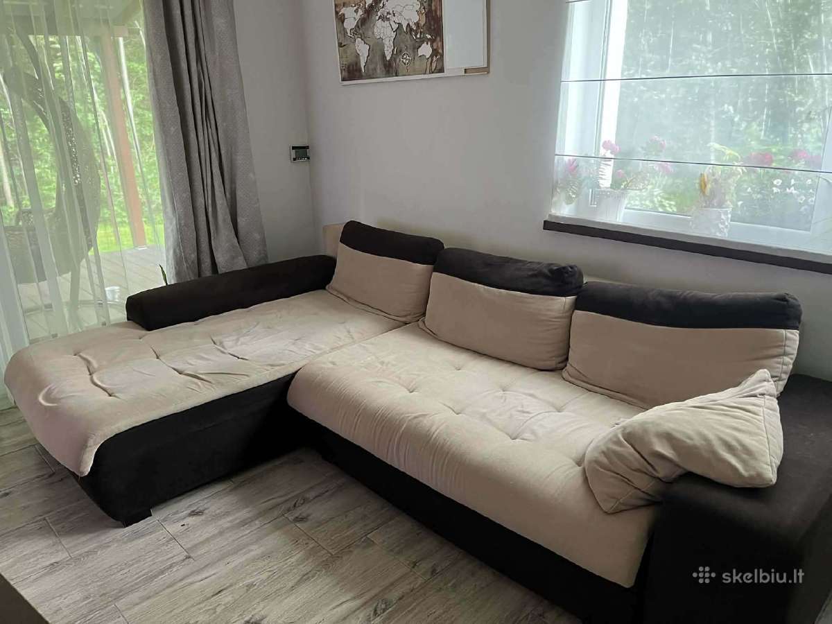 Dovanojama kampinė sofa