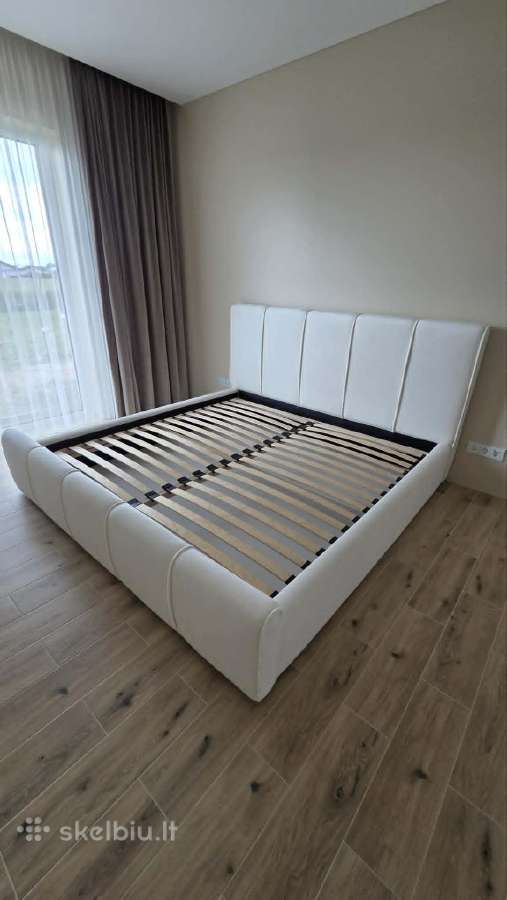 Lovos rėmas 200 x 200