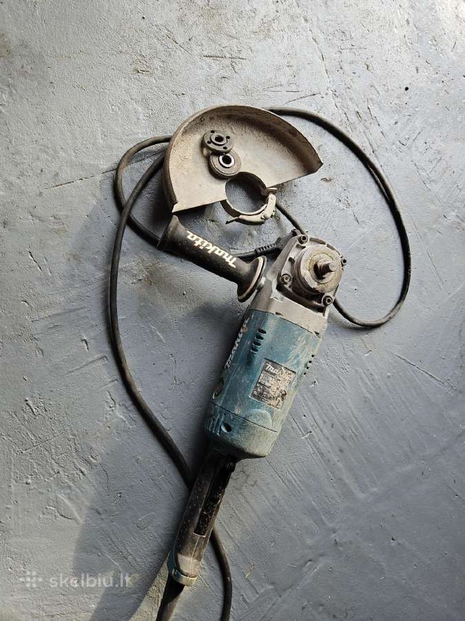 Makita Ga9020s