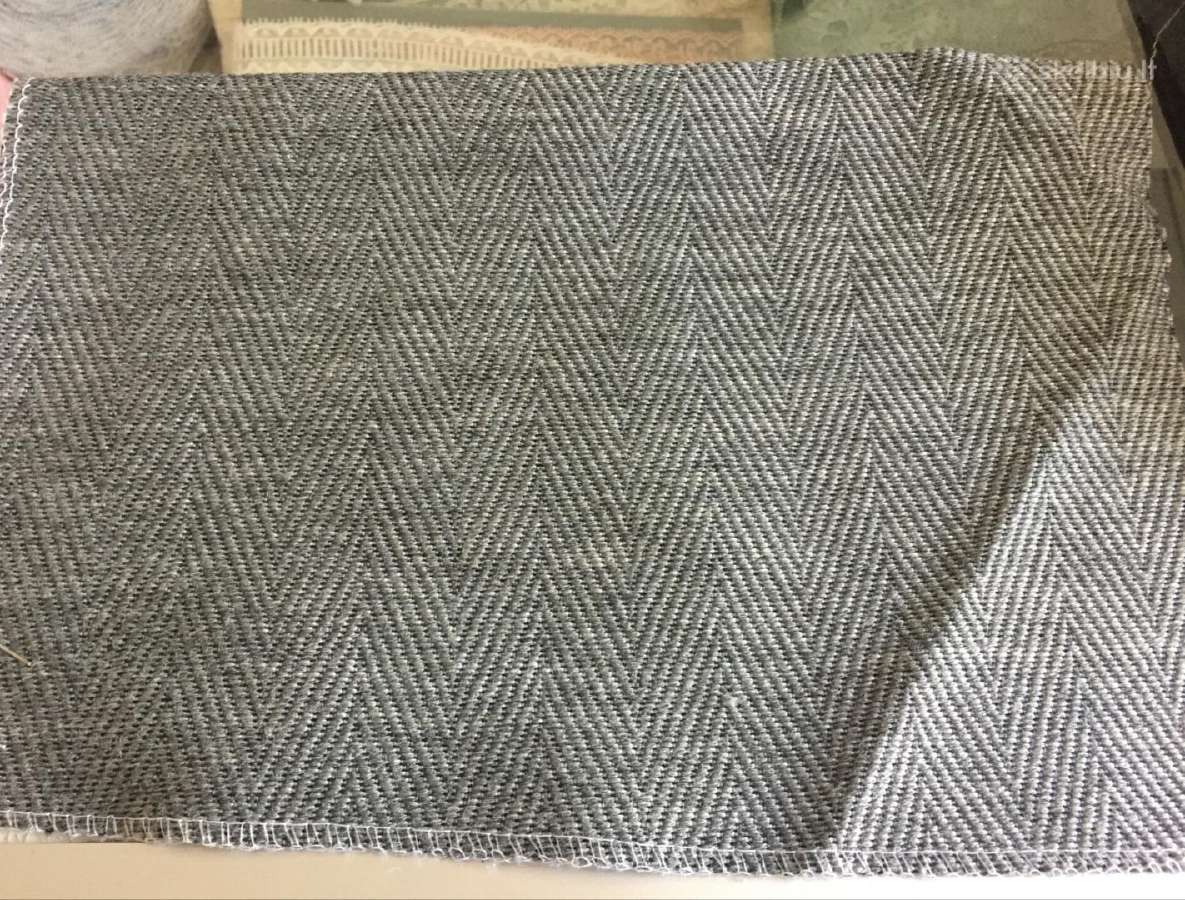 Gobeleno likutis (3,7 m x 1,40 m) lauko baldams