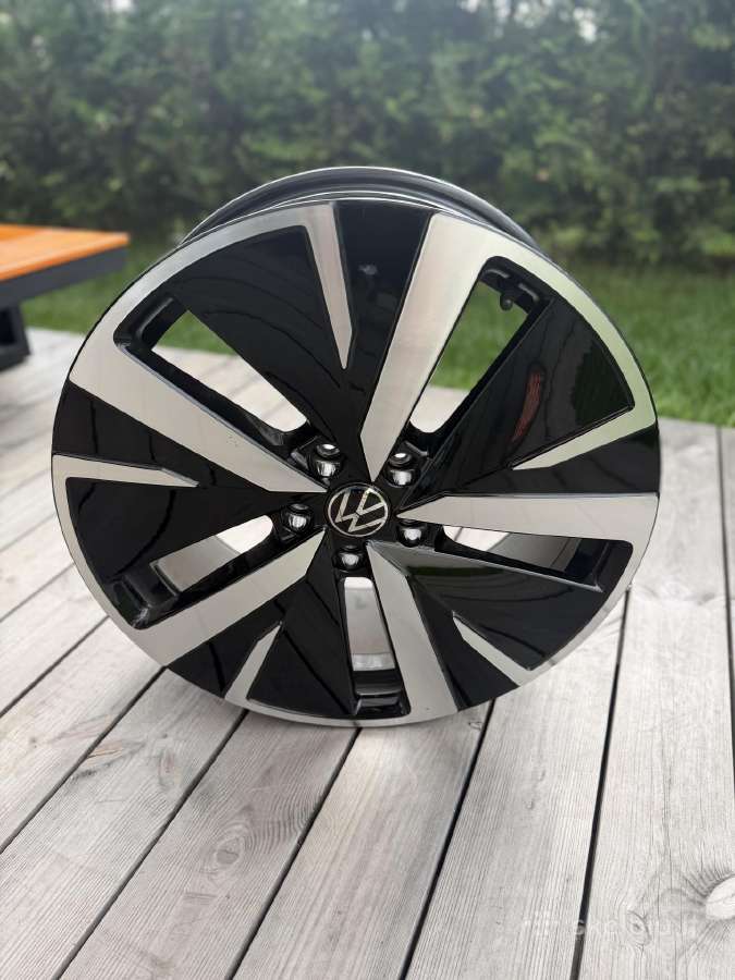 Parduodami originalūs VW Tayron 19 ratlankiai