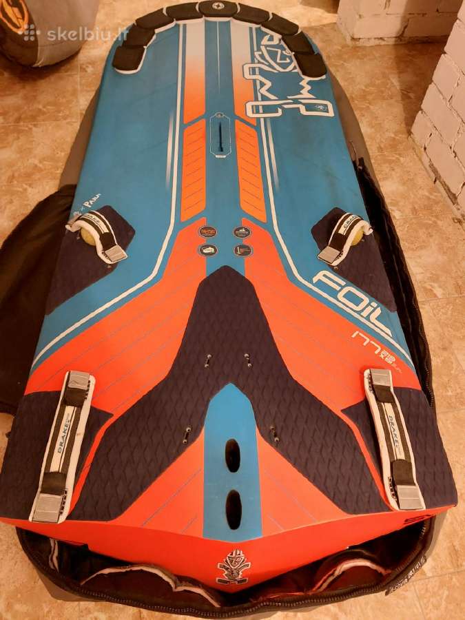 Parduodama Starboard Foil 177 burlentė su krepšiu