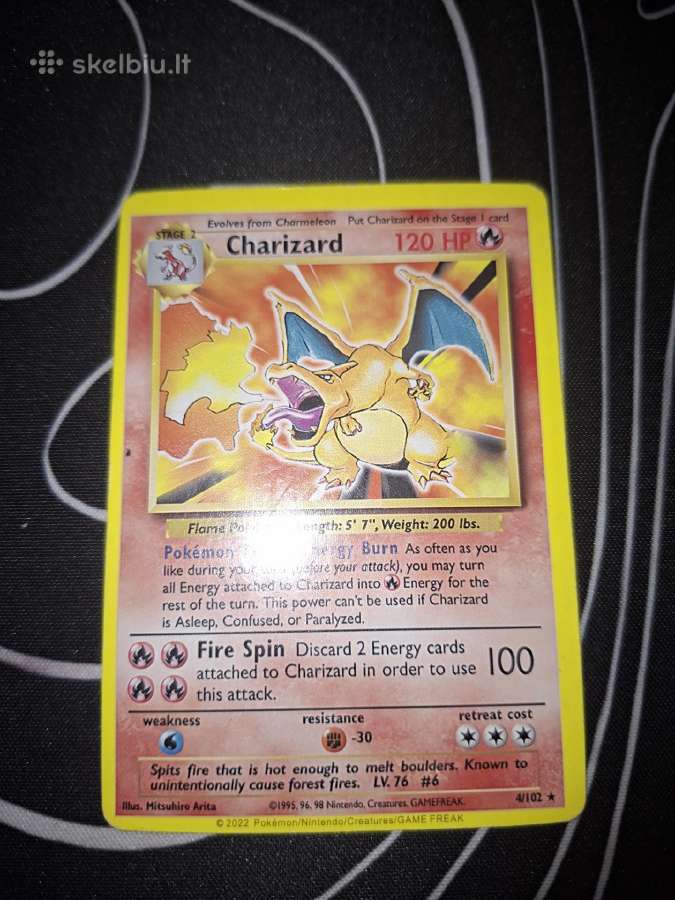 Charizard pokemon kortele