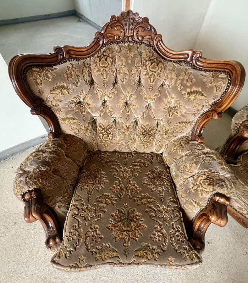 Klasikinio stiliaus komplektas sofa ir 2 foteliai - nuotraukos Nr. 4
