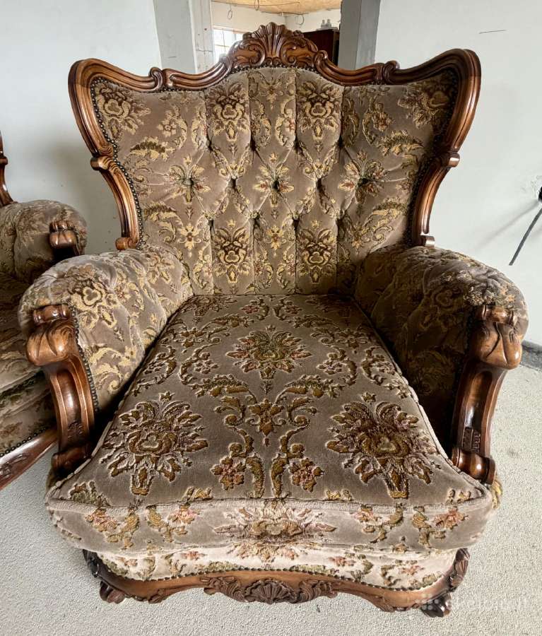 Klasikinio stiliaus komplektas sofa ir 2 foteliai - nuotraukos Nr. 6
