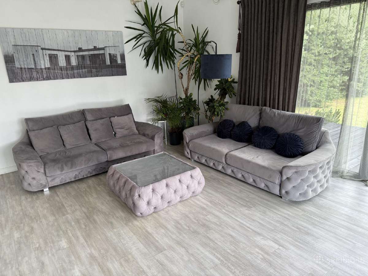 Prabangus minkštų svetainės baldų komplektas