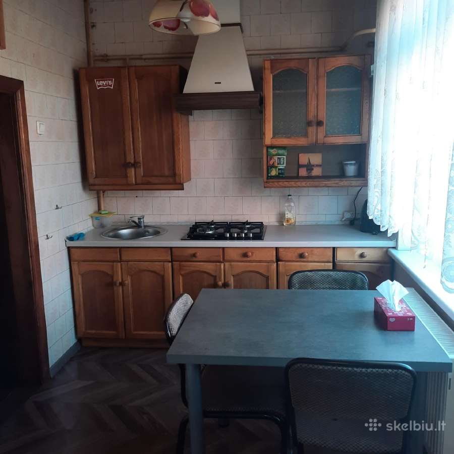 Nuosavo namo pirmas aukštas 3 kambriai