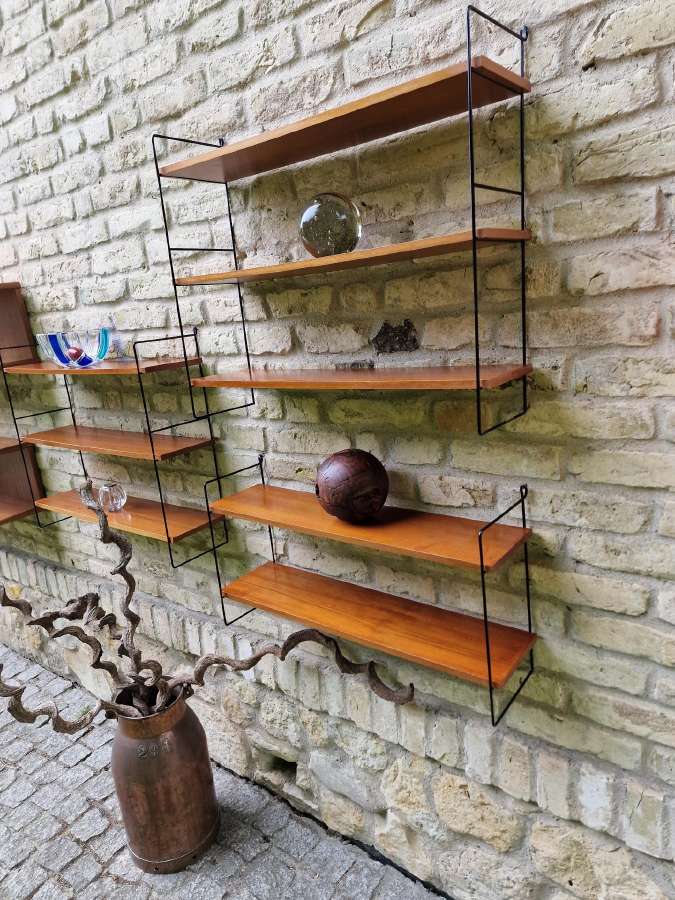 Vintažinės mid century tikmedžio lentynos