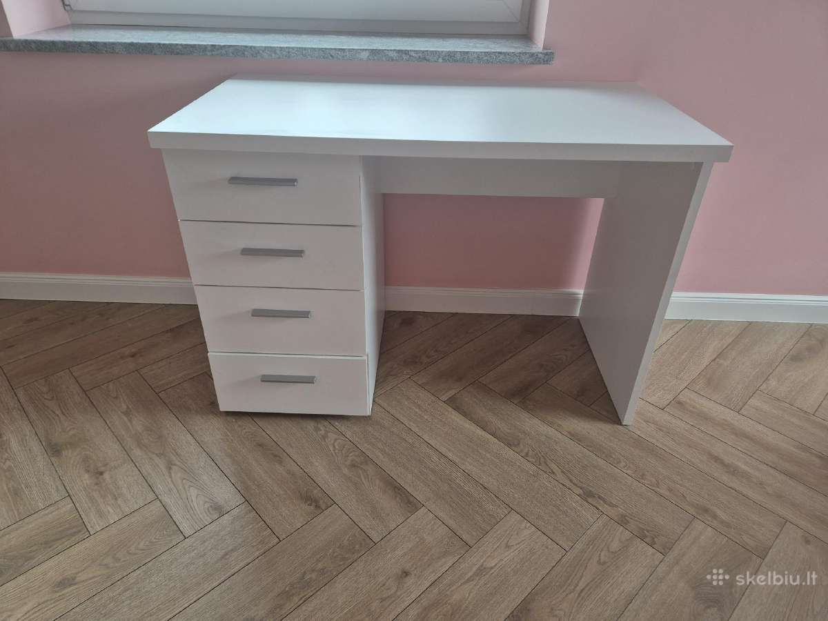 Vaikiškas rašomasis stalas