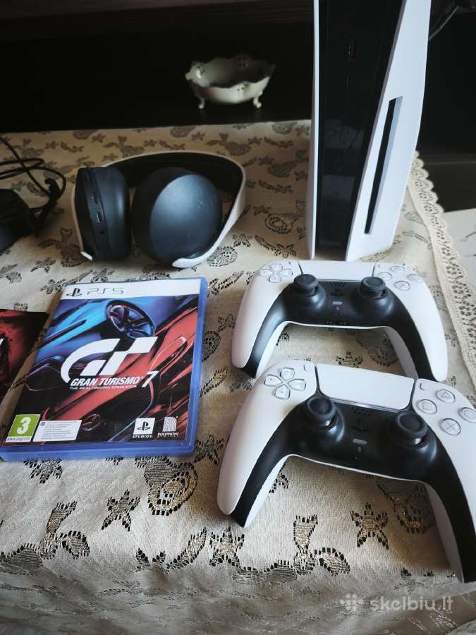 Playstation 5 su diskais + 2 pultai + ausines