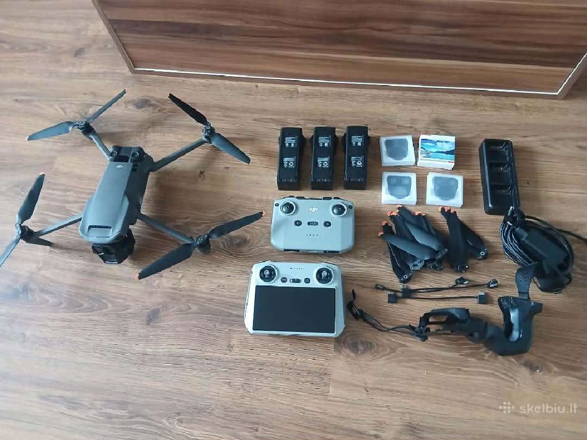 Parduodamas dronas dji mavic 3 pro.