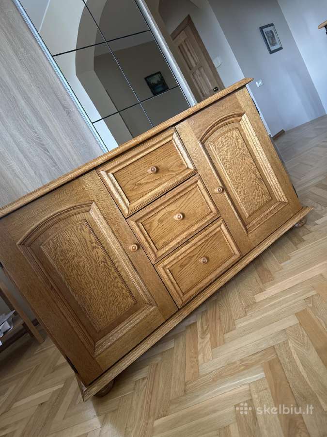 Ąžuolinė komoda