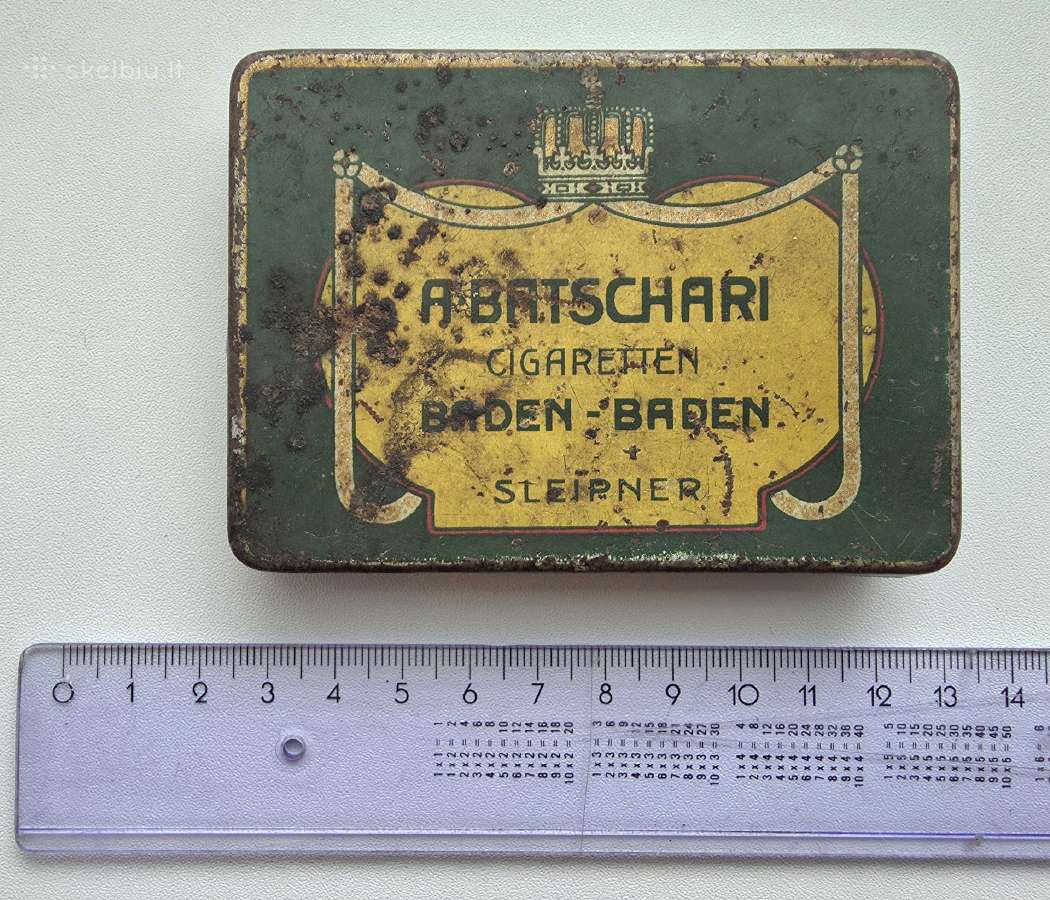Antikvarinė cigarečių dėžutė