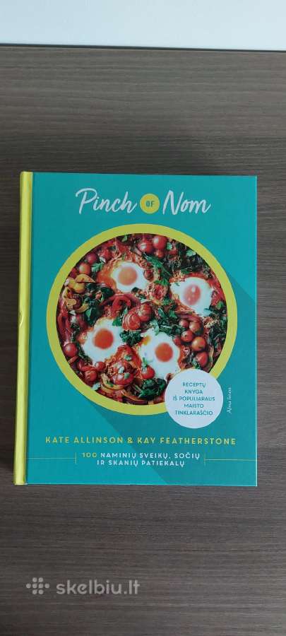 Kulinarinė knyga „Pinch of Nom: 100 naminių sveikų