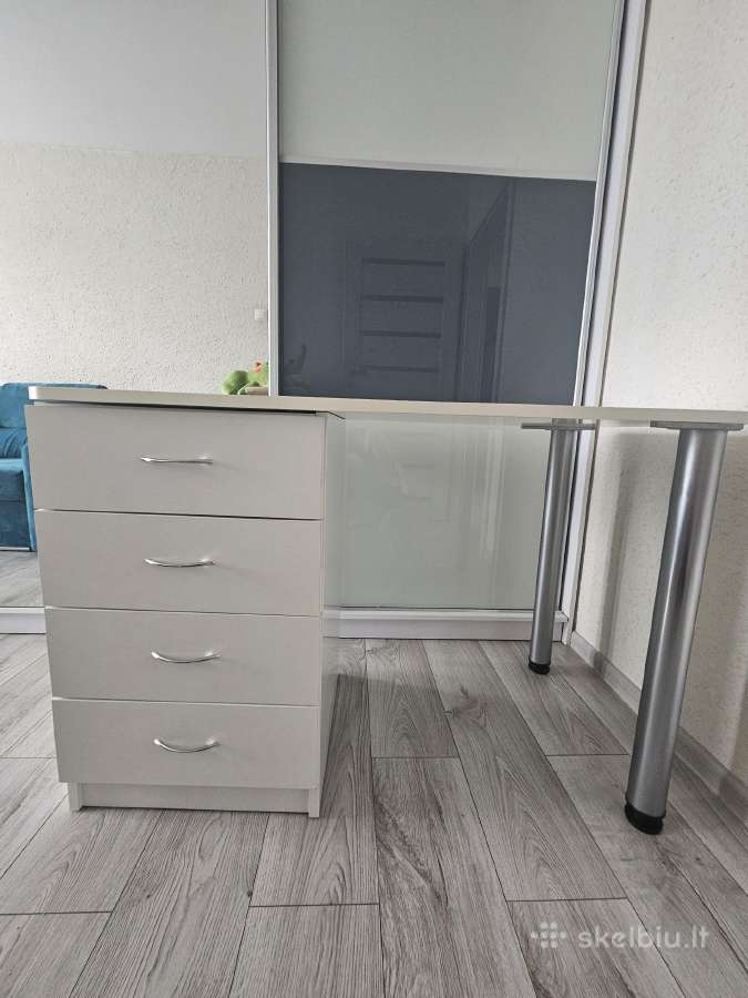 Rašomas stalas