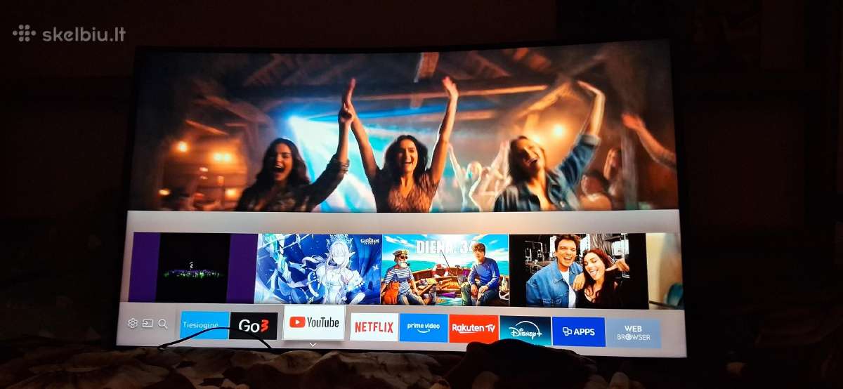 Samsung 55coliu lenktu ekranu