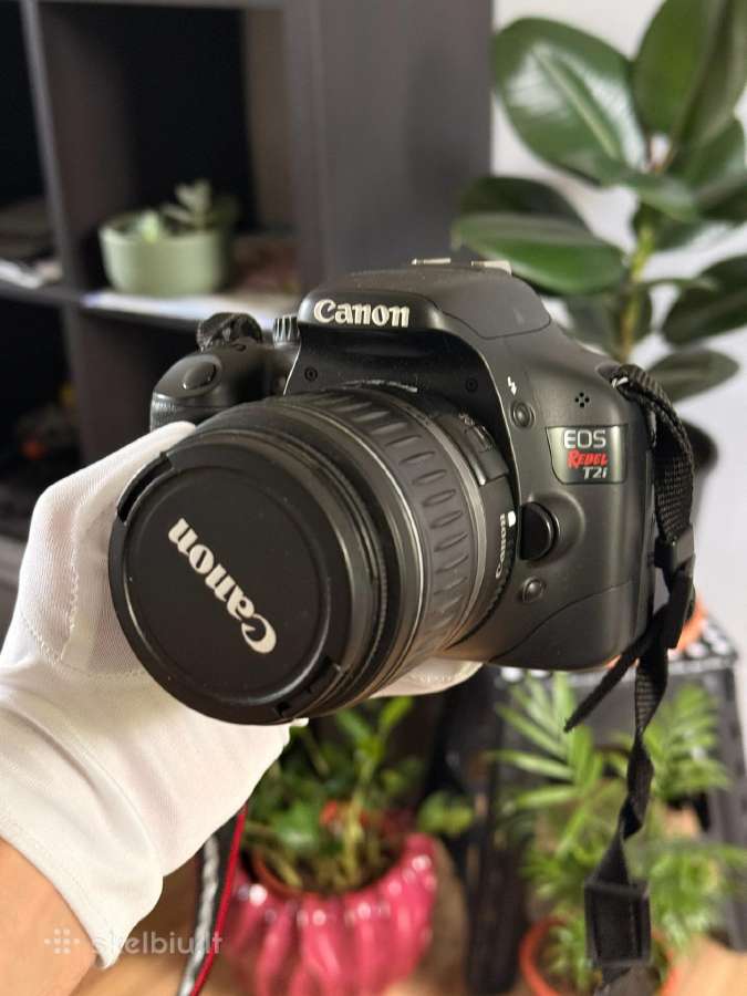 Canon EOS Rebel T2i 550d 18-55mm fotoaparatas