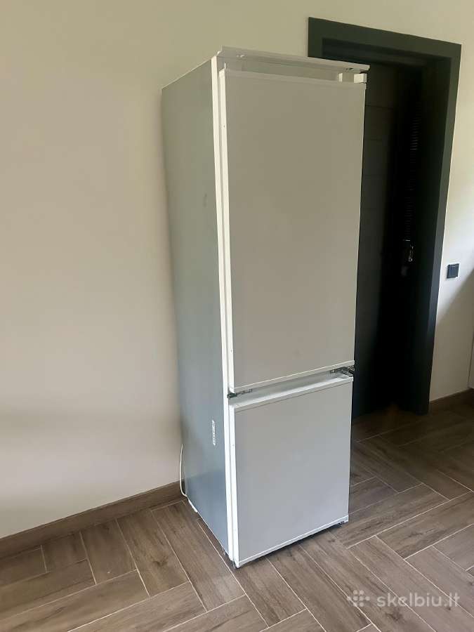 Parduodamas įmontuojamas šaldytuvas Aeg Osc6n181es