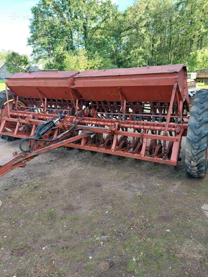 Parduodu žemės ūkio technika