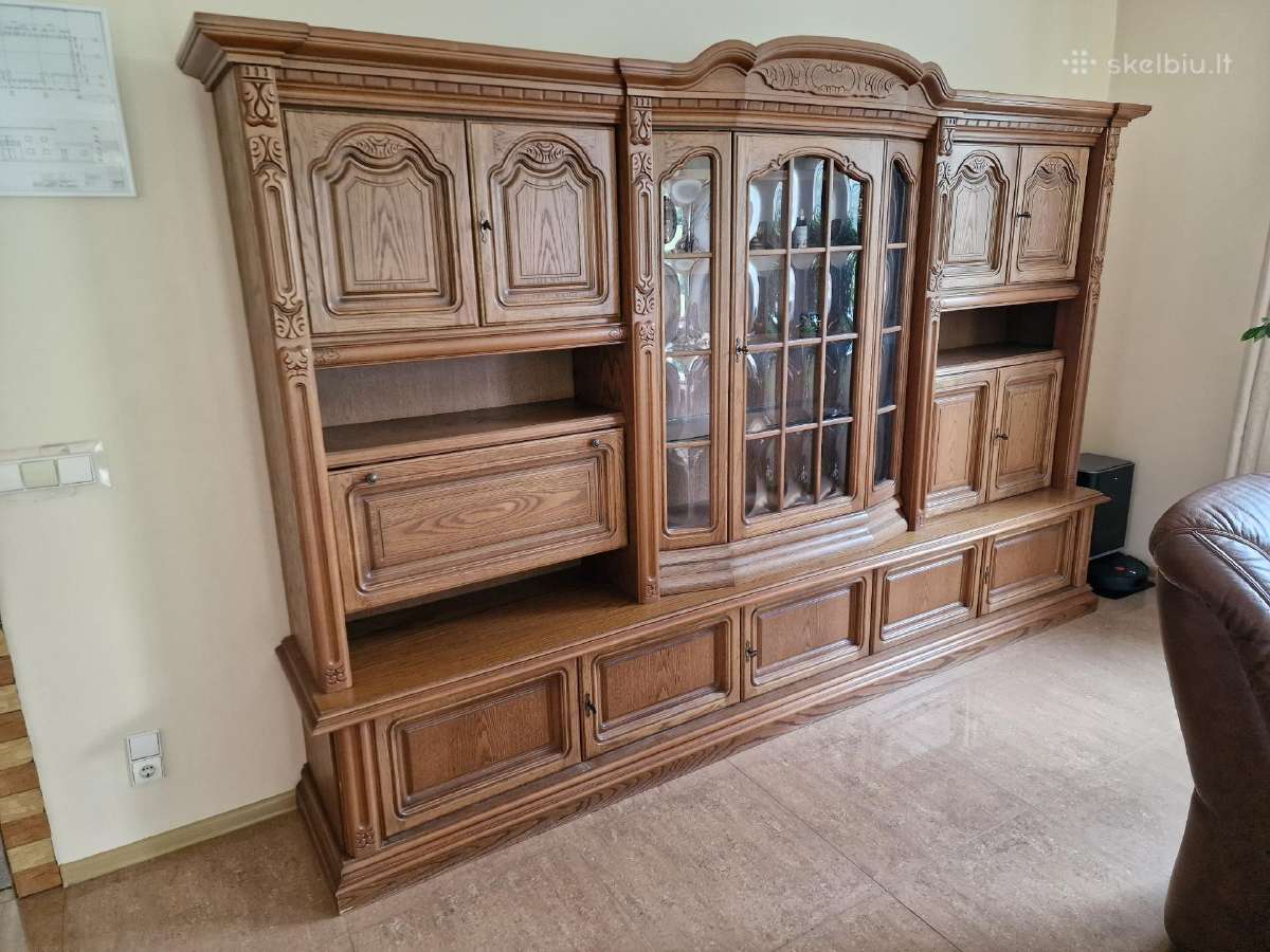 Svetainės sekcija su TV staliuku