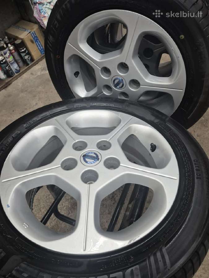 Nissan r16 diskai su gerom vasarinem padangom