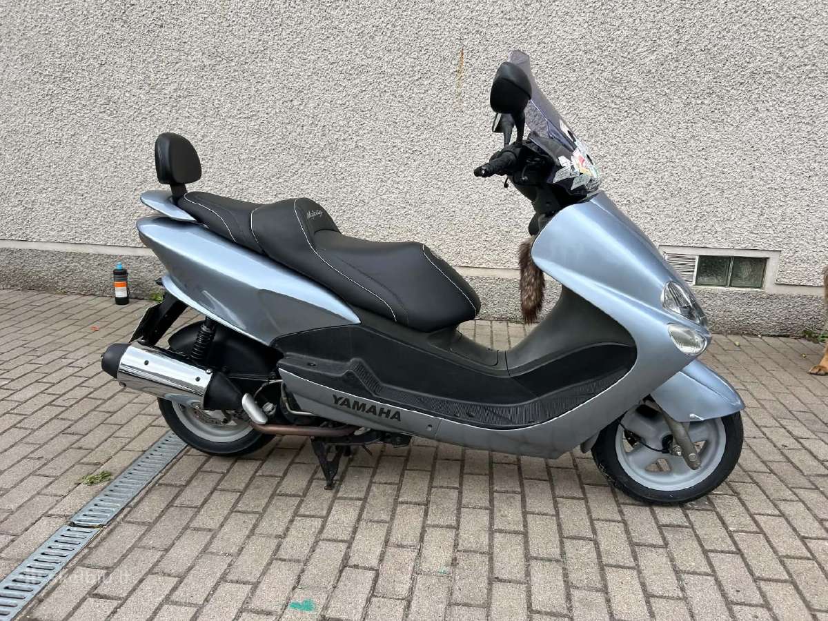 Yamaha Majesty
