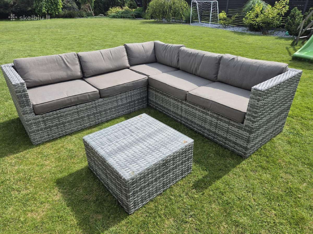 Lauko sofa kampas