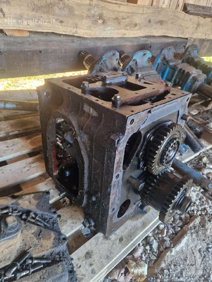 Mtz 82-80 dalys