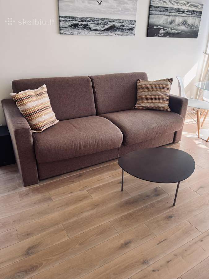 Sofa- lova su staliuku