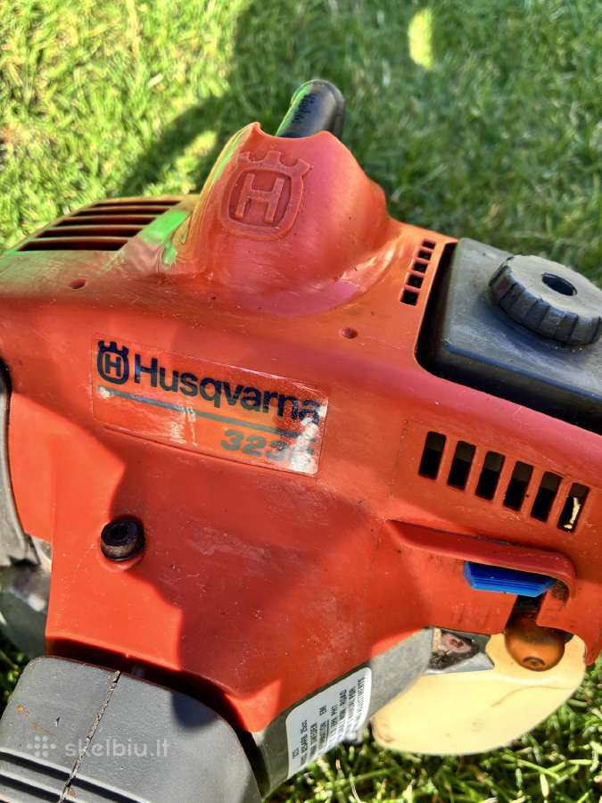 Husqvarna 323c – benzininis trimeris su stygom