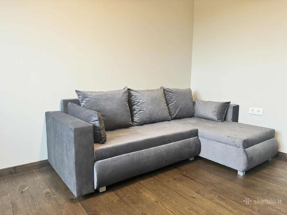 Nauja kampine sofa