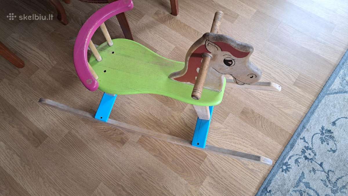 Medinis arkliukas supynės