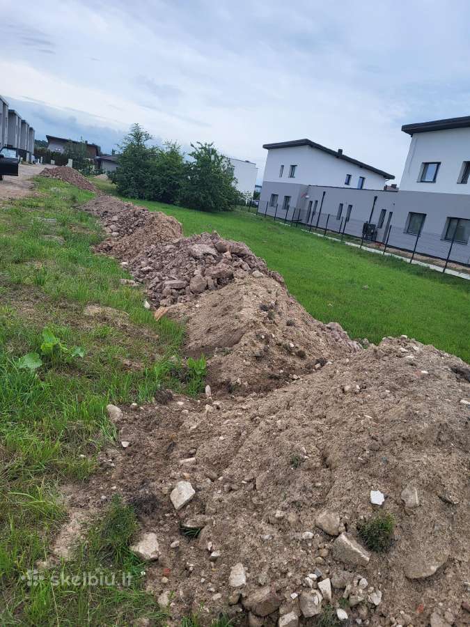 Priimu gruntą sklypo pakėlimui Romainiuose